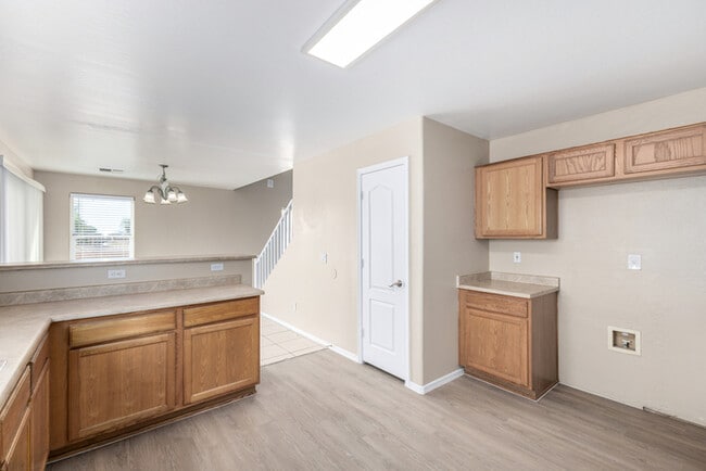 Building Photo - 6537 W Magnolia St