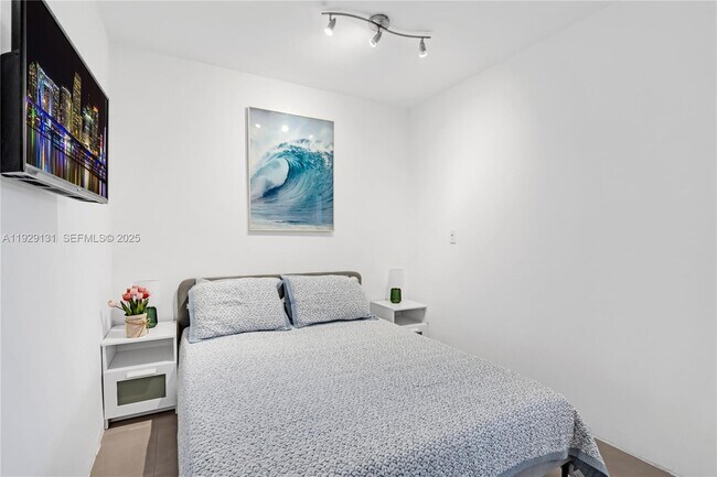 Building Photo - 800 West Ave