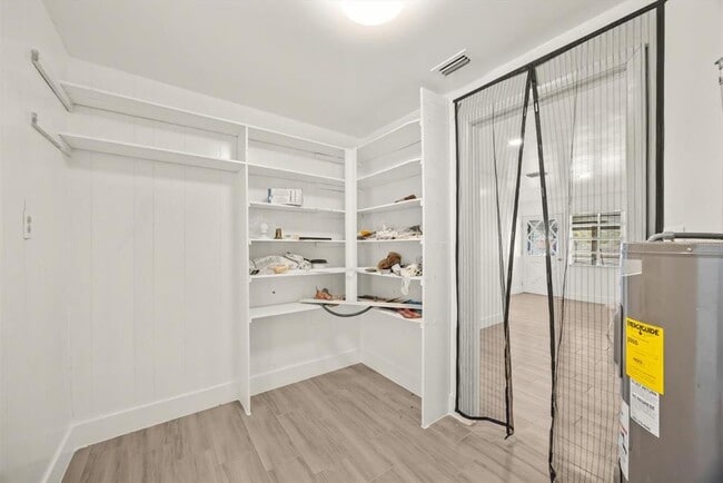 Building Photo - 31300 US-441