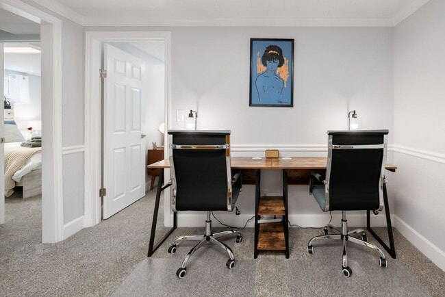 Building Photo - Golden Duplex > Unit is fully furnished feels like NEW!