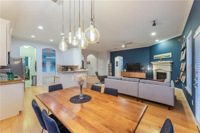 Building Photo - 2808 Canyon Valley Run