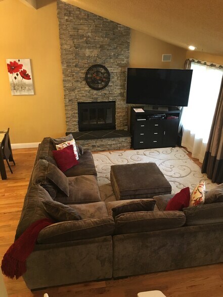 Building Photo - 29748 4th Ave S