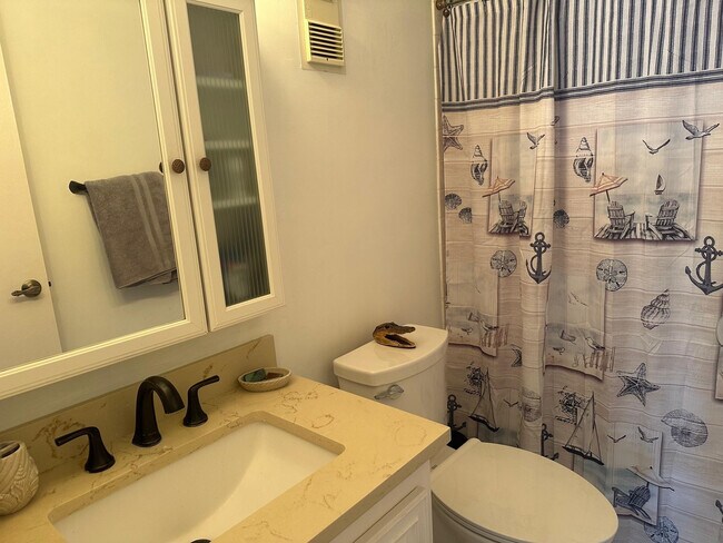 Building Photo - 1009 N Ocean Blvd