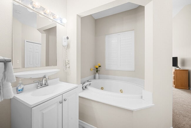 Building Photo - 9906 Perfect Dr