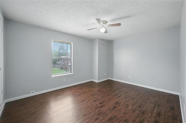 Building Photo - 3048 Tudor Ln