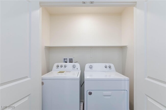 Building Photo - 6085 Lily Gdn St