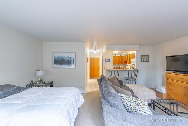 Building Photo - 211 E Ohio St