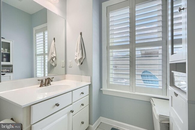 Building Photo - 432 Grand St