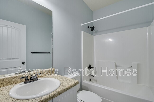 Building Photo - 633 Colston Ave