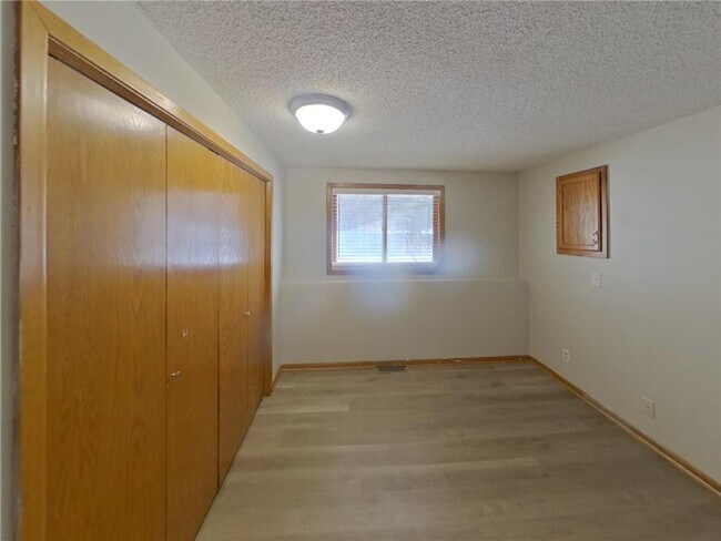 Building Photo - 4350 Thornhill Ln