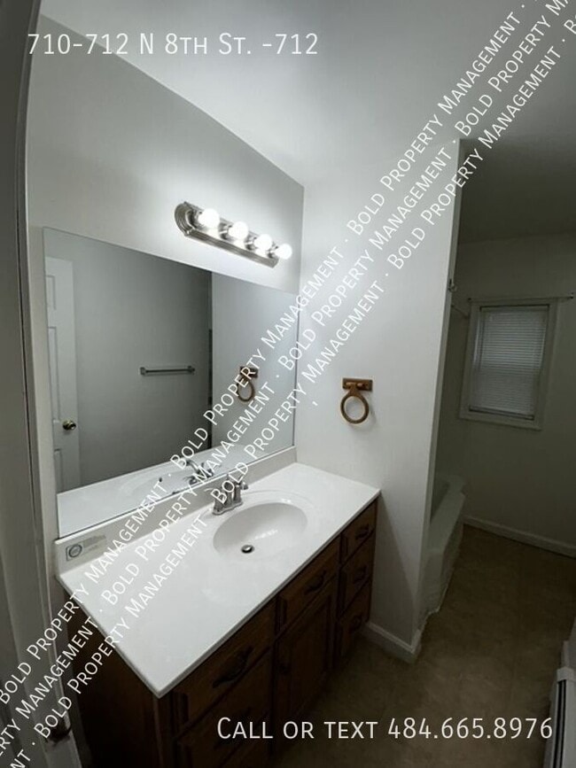 Building Photo - 710-712 N 8th St. -712-