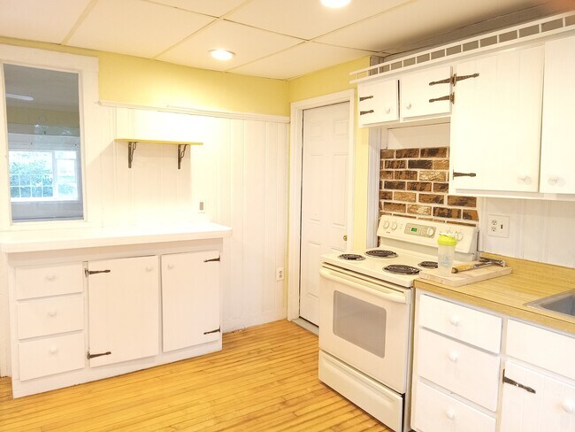 Building Photo - 137 Grafton St