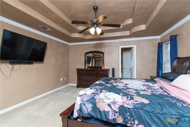 Building Photo - 305 Hedy Dr