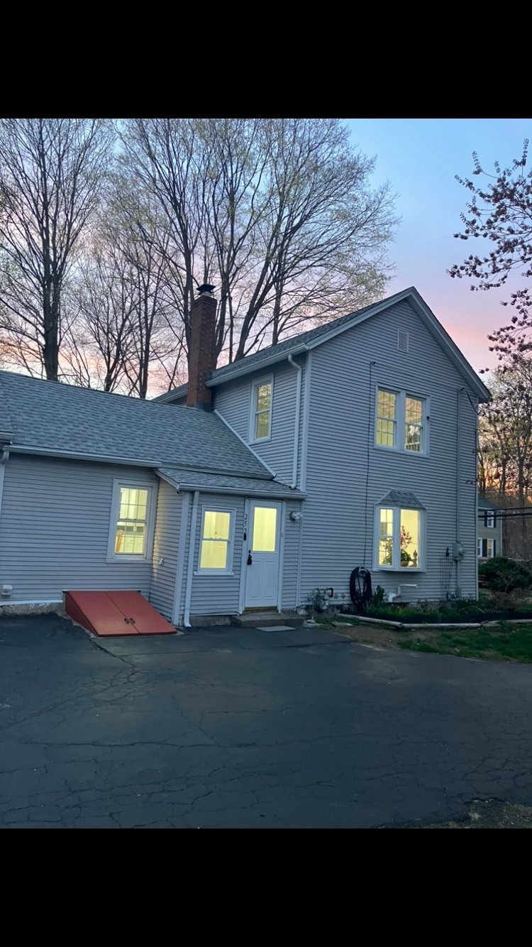 Building Photo - 252 Oronoque Rd