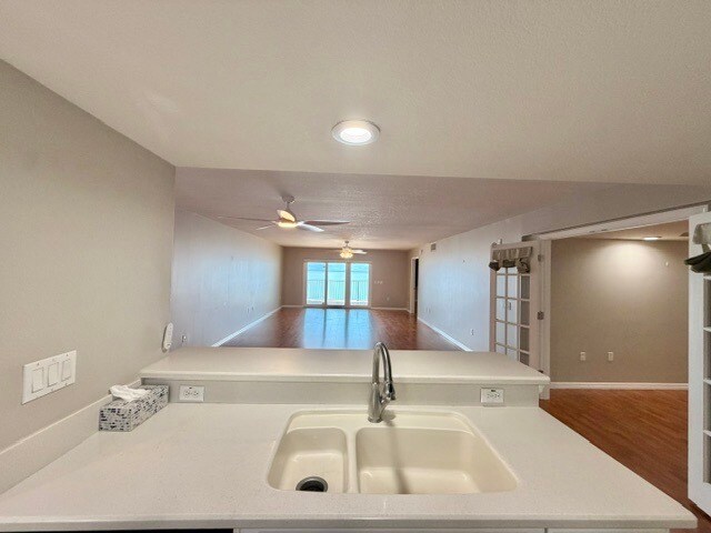 Building Photo - 7028 Sevilla Ct