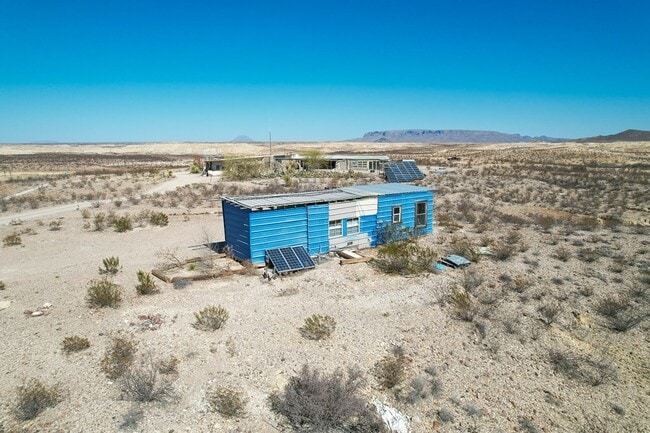Building Photo - 400 N Smiling Dog Trail