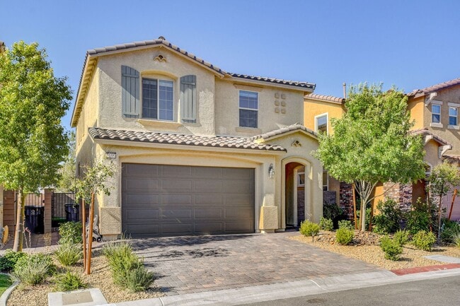 Building Photo - Beautiful Two-Story Home in Gated Cortona – Southern Highlands!