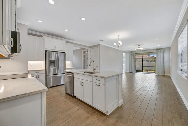 Building Photo - 2Bed/2Bath + Den in Gated Community of Nokomis + 2-Car Garage