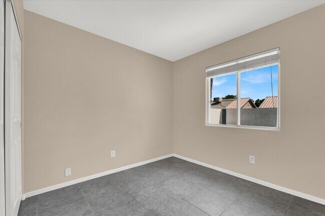 Building Photo - 4646 Spruce Oak Dr