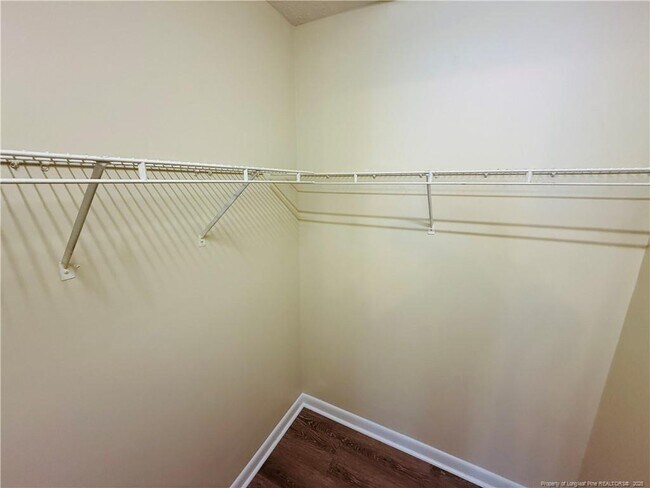 Building Photo - 2040 Glenwick Dr