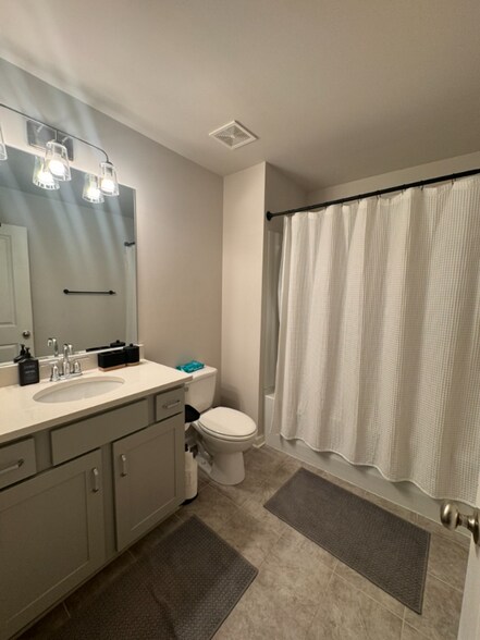 Building Photo - 2945 Cottage Ln