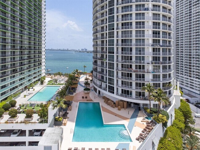 Building Photo - 1750 N Bayshore Dr