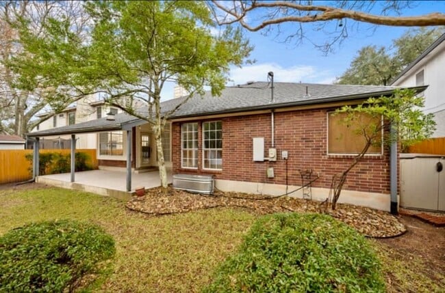 Building Photo - 2310 Falcon Dr