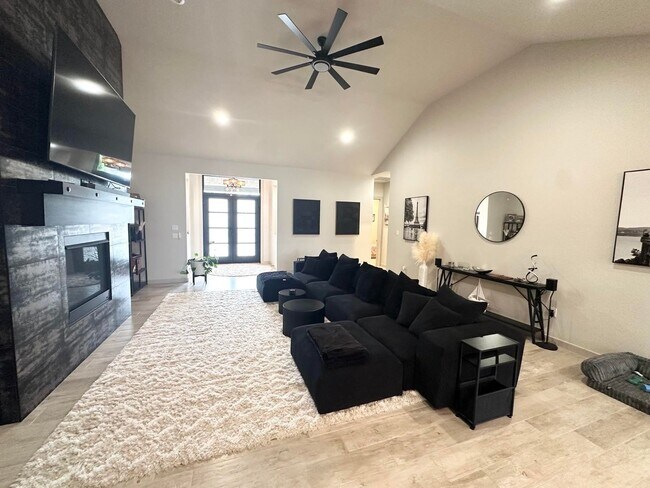 Building Photo - 4 Bedroom 3 Bathroom for Rent