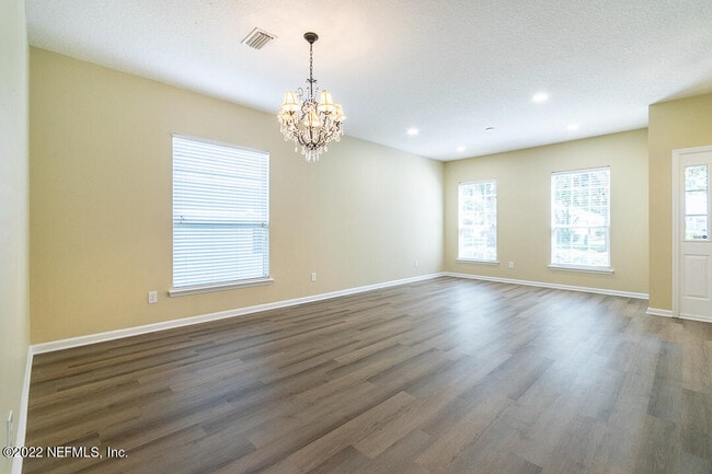 Building Photo - 825 Marjories Way