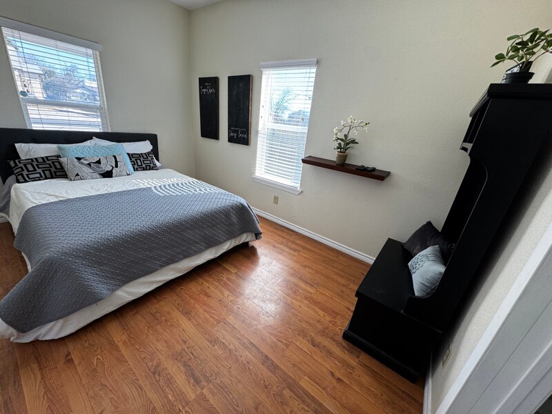 Building Photo - 319 S Olive St