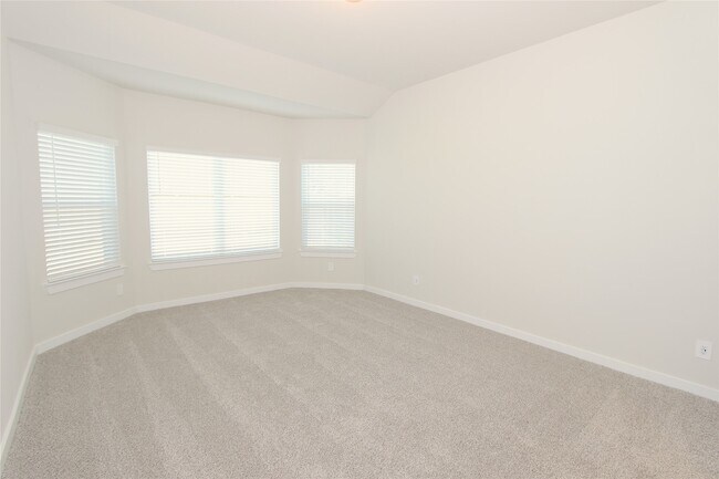 Building Photo - 5518 Handlewood Ln