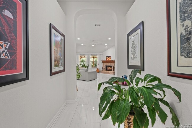Building Photo - 10903 Wilson Oaks Dr