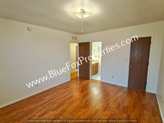 Building Photo - 1201 N Tracy Ave