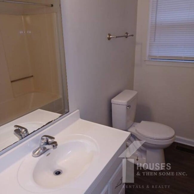 Building Photo - 1321 New Cut Rd