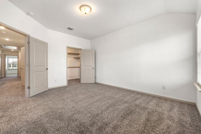 Building Photo - 7518 Gramercy Wy
