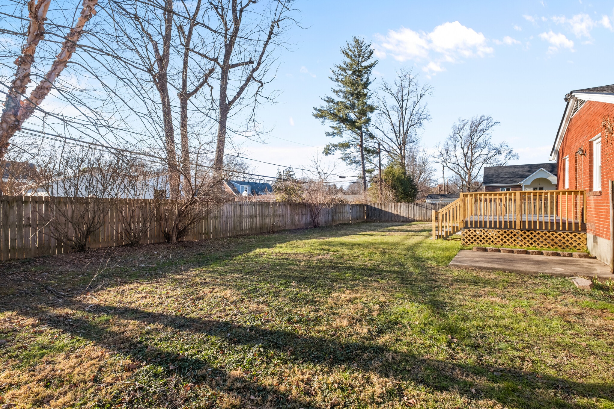 Building Photo - 318 Castleview Dr