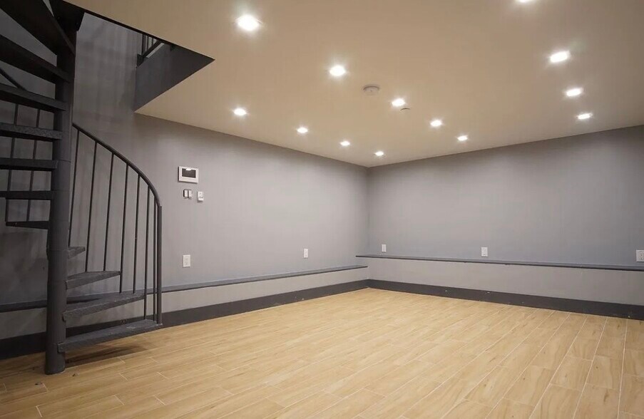 Building Photo - 314 Sumpter St