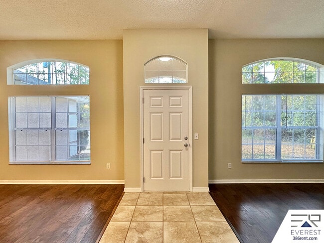 Building Photo - 32 Pierce Ln