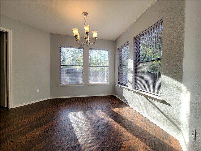 Building Photo - 809 Dogwood Trail