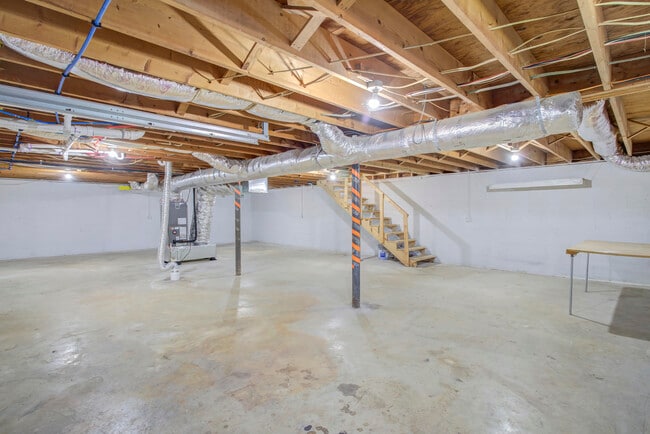 Building Photo - 101 Rose Ln