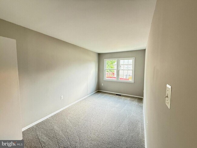 Building Photo - 2870 Beechtree Ln