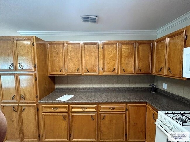 Building Photo - 711 Cisneros St