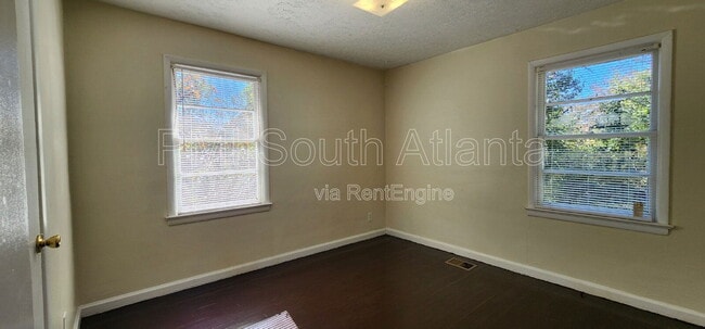 Building Photo - 5573 Cypress Dr