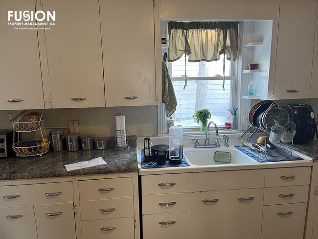 Building Photo - 46 Lafountain St