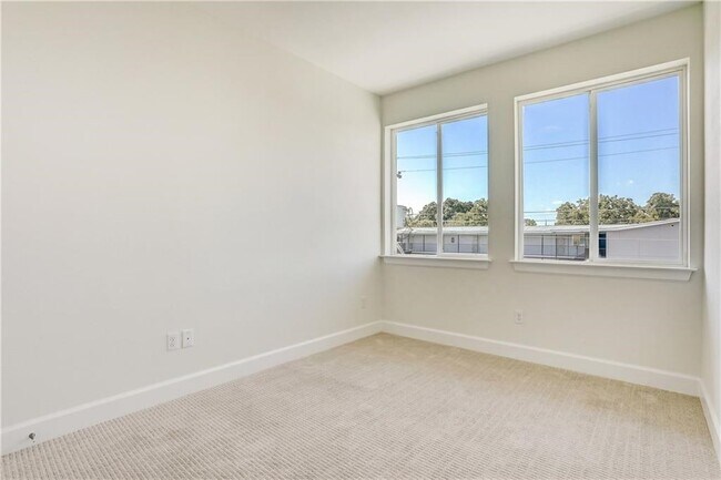 Building Photo - 4001 Red River St