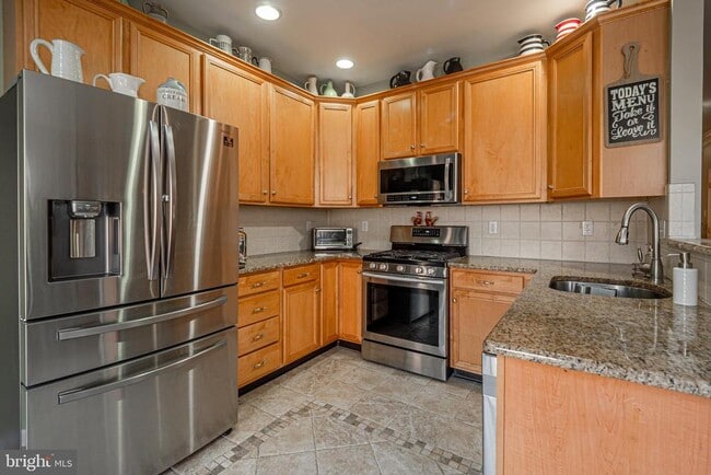 Building Photo - 227 Birchwood Dr