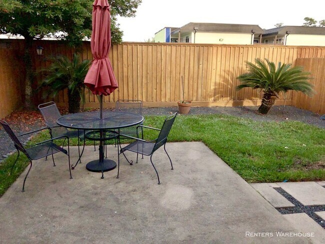 Building Photo - Stunning 3/2.5 townhome in Dominion Estates