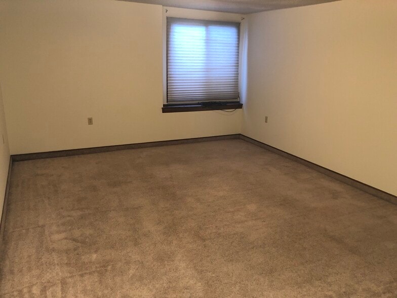 Basement room - 8713 W Thurman St