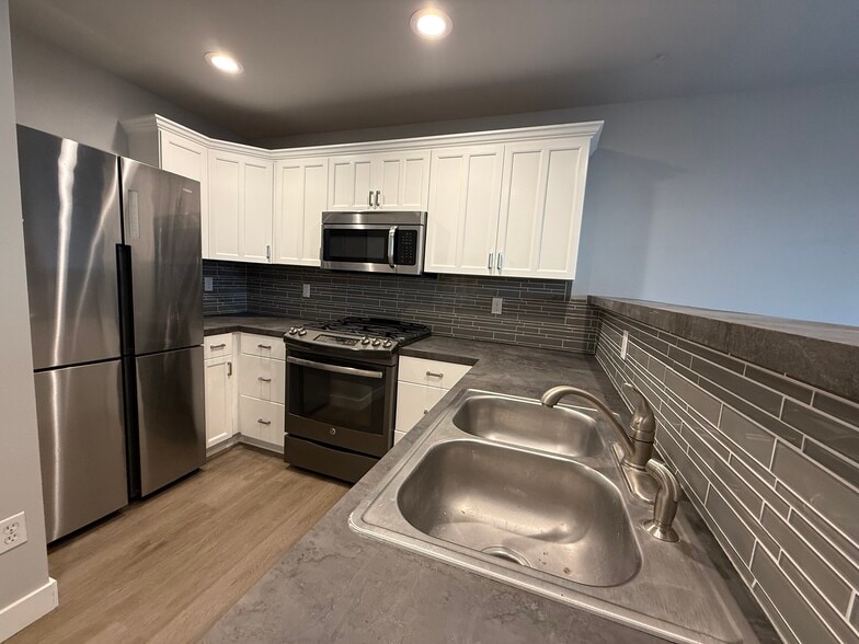 Kitchen - 8465 S 16th St