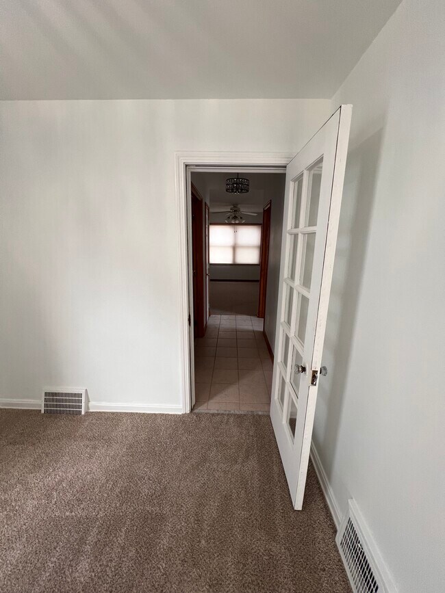 Building Photo - 123 Gould Ave